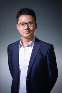 邱毅